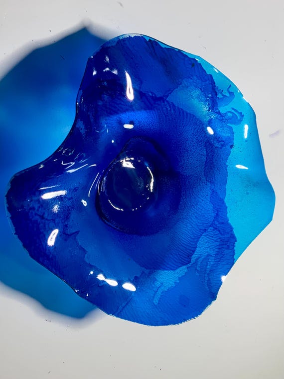 Translucent Deep Sea Blue Wall Flower: Eco-Friendly Coastal Decor