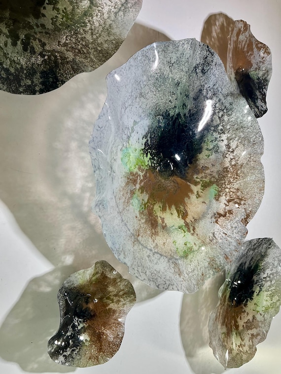 Contemporary Wallflower Decor - Set of 5 in neutral Black & green handmade recycled plastic-looks like glass