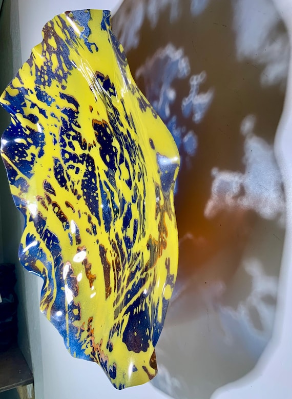 Ocean Arts original wall flower platter large 15” yellow, blue & orange recycled plastic - living room home decor - looks like glass