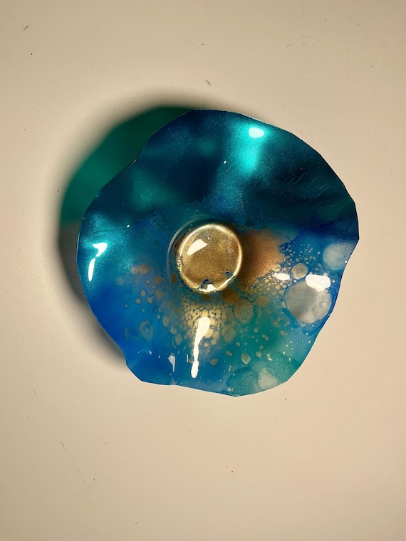 Handmade Recycled Polymer Wall Flower Art (5-inch) – blue & gold - Glass-Look Decor