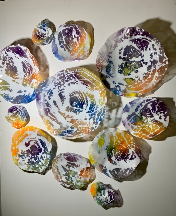 Recycled water bottle art flower set 11 white/orange/purple/blue/green/yellow looks like glass/large mural/indoor/outdoor home decor art