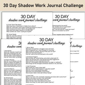 Puede incluir: Un conjunto de páginas de papel blanco con el texto "30 Day Shadow Work Journal Challenge" en negro. Las páginas contienen preguntas de diario para la autorreflexión y el crecimiento personal, con preguntas sobre el duelo, los límites y los críticos internos.