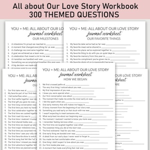 Op de afbeelding: Een werkboek getiteld "All about Our Love Story" met 300 thema vragen. De pagina's bevatten invulvragen voor stellen om herinneringen, mijlpalen en favoriete dingen vast te leggen. De werkbladen zijn ontworpen om reflectie en delen aan te moedigen.