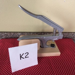 Snap pliers wooden base for Older KAM K2 pliers