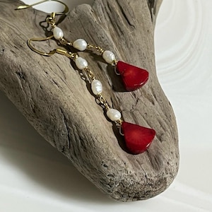 Red Coral teardrops and Freshwater Pearls Dangle Earrings! Pearl Earrings! Coral jewelry