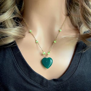 Handmade Nephrite Jade Heart Necklace: Green Cat&#39;s Eye Accent
