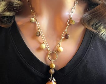 Serpent's Head Cowrie Shell Necklace: Jaspagate Beaded Gold Link Chain
