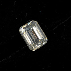2.15 Carats, Super-FINEST Moissanite Diamond,  Emerald Cut Moissanite, Loose Moissanite, white moissanite, size 8.40 x 6.40 x 4.60 mm mm