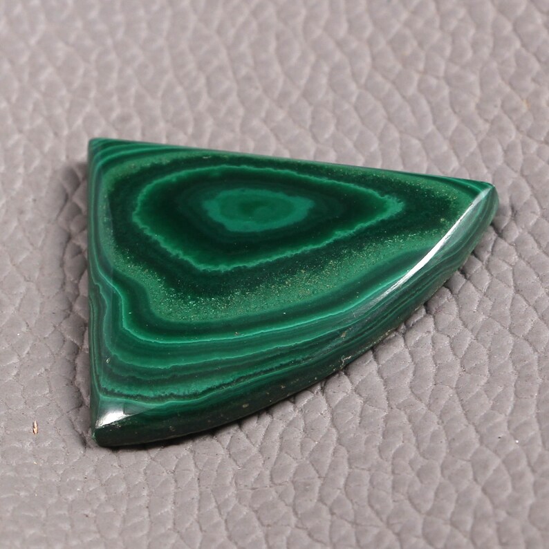 42 Carat 100 /% Natural Malachite Cabochon Fancy Shape Loose GEMSTONES Approx 30 x 35 x 4 MM New Arrival Wholesale price