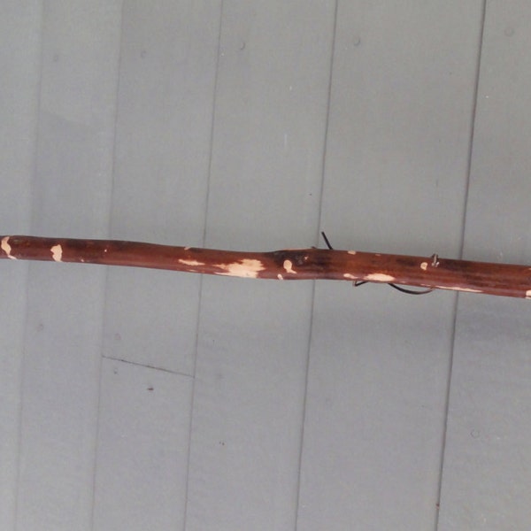 54 inch kornoelje Hiking Stick wandelstok groot voor Hiking Trails wandelen in bossen op rustige paden is zo'n een genot.