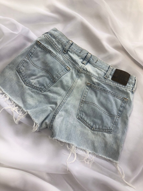 Vintage Lee shorts ripped jean shorts size 34 - image 1