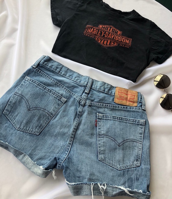 womens levi shorts