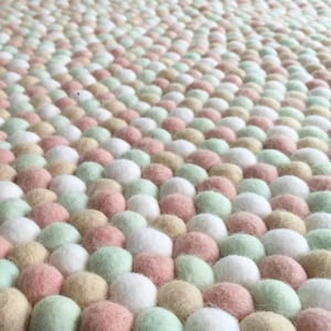 Teppich | Perlmutt Teppich | Kostenloser Versand | Filzkugel Teppich | Kinderzimmer Dekor | Spielmatte | Wollteppich | Kinderzimmer Dekor | Pom Pom Teppich | Teppich