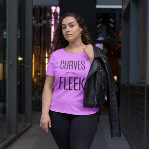 Kurven auf Fleek Tee