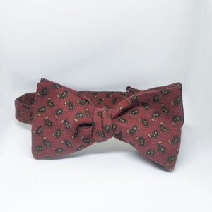 Maroon micro Paisley Floral Bow Tie/ floral self tie bow tie/ maroon bowtie/ adjustable wedding bowtie/ gifts for him/ mens accessory