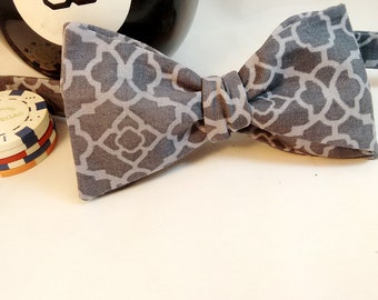 Abstract Floral Bow tie/ Bowties/ Mens bow tie/ Bow tie/ Groomsmen Bow Tie/ Self Tie Bow Tie/Wedding Bow Tie/ Grooms Gift/Grey Bow tie