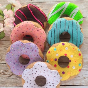 1 piece of handmade felt donut, montessori toy, pretend toy, toy food, learning toy, christmas and birthday gift.