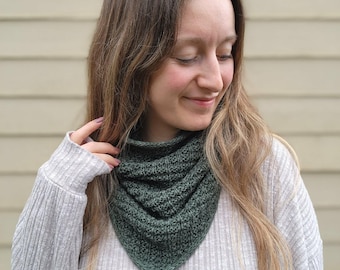 KNITTING PATTERN - The Market Cowl // knit cowl pattern, dk weight, waffle stitch, kerchief style cowl, PDF