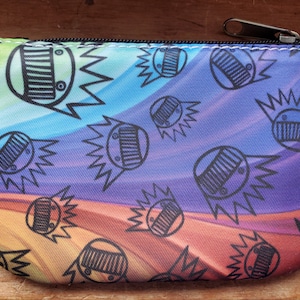 Cartera pequeña Ween Boognish para monedas/tarjetas - remolino de arcoíris marrón