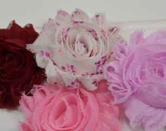 Pinzas para el cabello con flores: pinza con flores color burdeos y pinza con flores color rosa