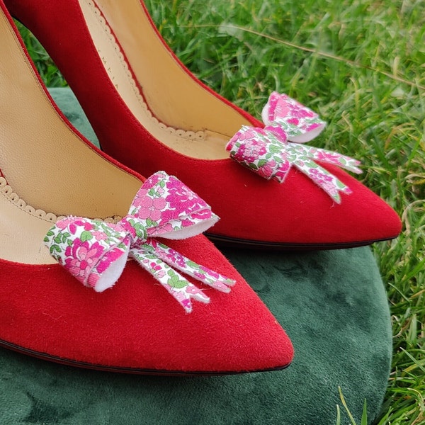 Pinces à chaussures en tissu Liberty avec nœuds faits main, rose printanier et vert Cadeau fait main pour la fête des Mères