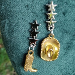 Mismatched Cowboy Earrings: Gold Boot and Hat Charms