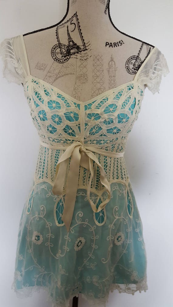 Romantic tunic Betsey Johnson