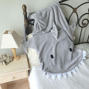 Snug Shark Blanket, Sharkie Blanket, Shark Wearable Blanket Hoodie Sleeping  Bag, The Sharkie Blanket, Wearable Shark Blanket Adult, Shark Hoodie