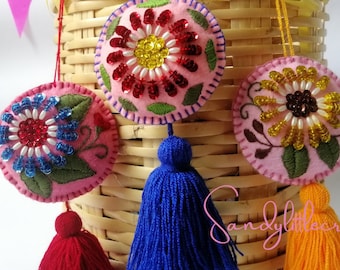 Mexican Ornaments/ Mexican Heart Tassel/ Mexican Heart Decor/ Mexican Pom Pom Tassel/ Mexican Wedding Favors/ Mexican Crafts/ Mexican Tassel