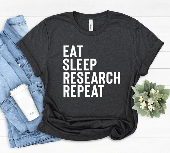 食べる・寝る・研究を繰り返すTシャツ：面白い科学者への贈り物 - Etsy