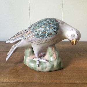 Dove Figurine, Vintage Bird Figure,  Hand Painted/Made in Macau