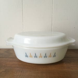 Anchor Hocking Casserole Dish and Lid/ “Candle Glow”/ Fire-King Ovenware/1.5 Quart Casserole/ #433