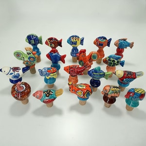 Tapón de botella de cerámica pintado a mano con forma de pez, corcho de vino con forma de animal colorido, artículos de bar de cerámica