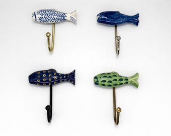 手描きセラミック製魚型壁掛けフック、海岸・航海・ビーチ風装飾ハンガー