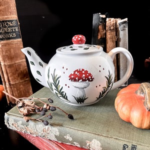 Hand-painted Ceramic „Mushroom“ Tea Pot  | amanita | witchy decor | dark art | cottagecore | Tea Party  | coffee | toadstool |