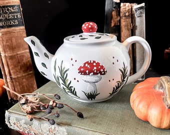 Hand-painted Ceramic „Mushroom“ Tea Pot  | amanita | witchy decor | dark art | cottagecore | Tea Party  | coffee | toadstool |