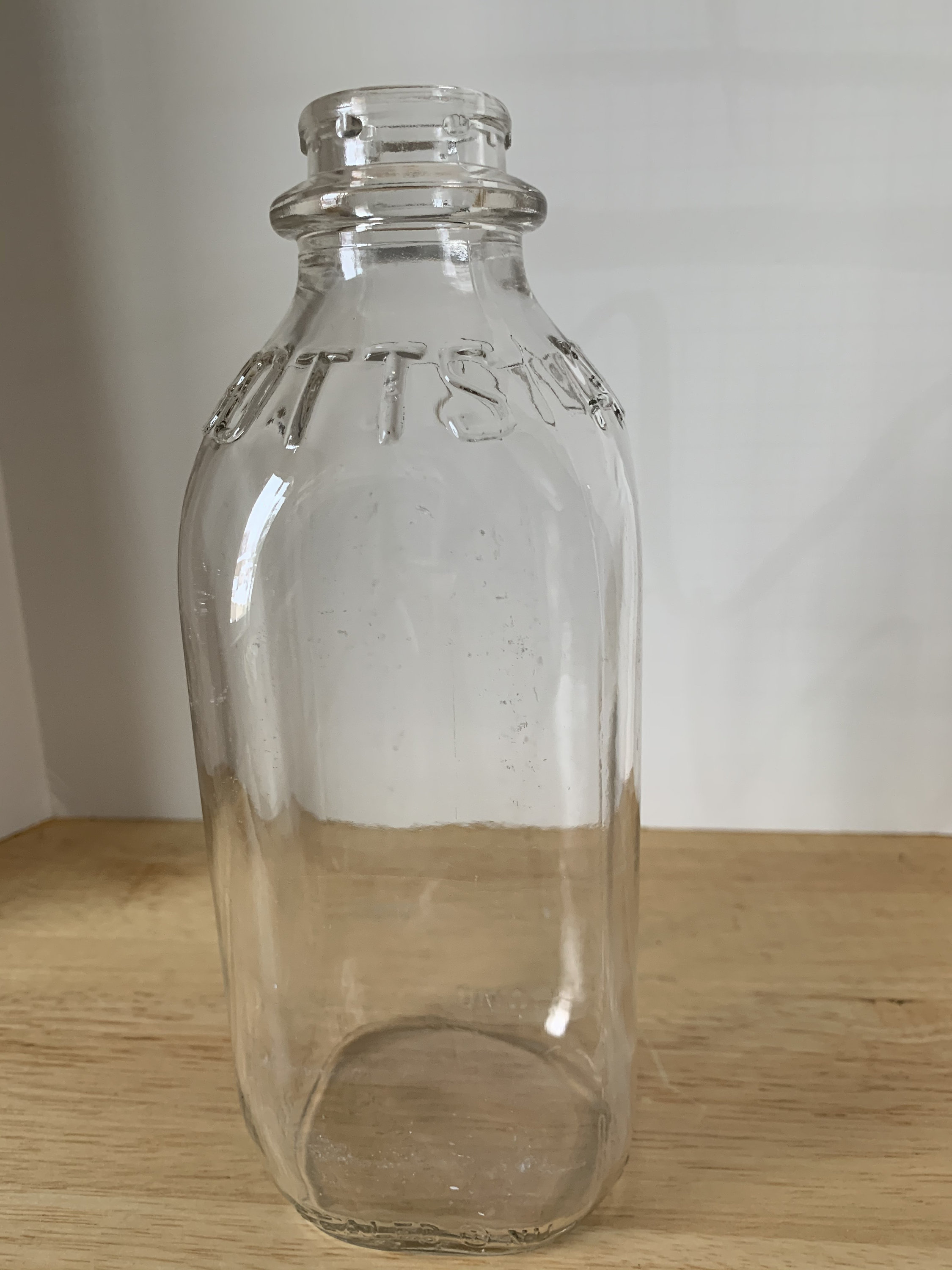 Vintage Abbotts quart Duraglas milk bottle