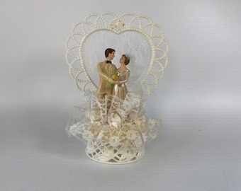 1986 Plastic Heart with Lace Bride and Groom Cake Topper by Bakery Crafts