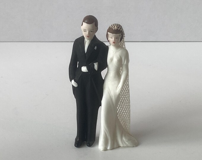 Vintage Art Deco Bride and Groom Plastic Cake Topper with floor length veil