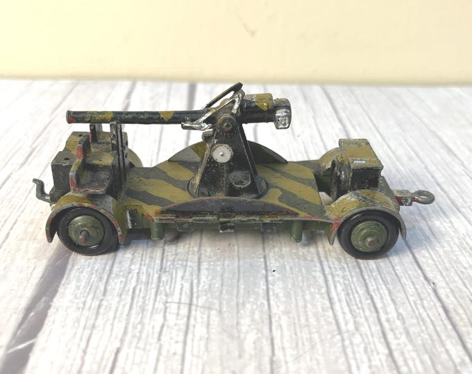 Dinky 161 B Mobil anti-aircraft gun by Meccano Ltd Made in England