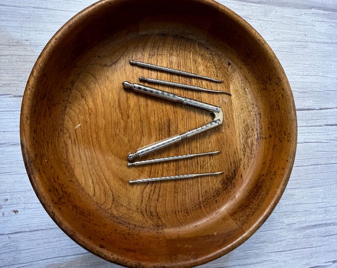 Vintage 6-piece 3-legged nut bowl