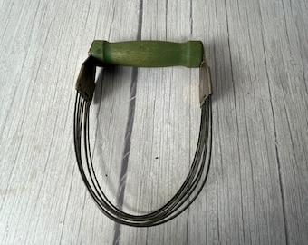 Vintage Androck green handle wooden pastry cutter