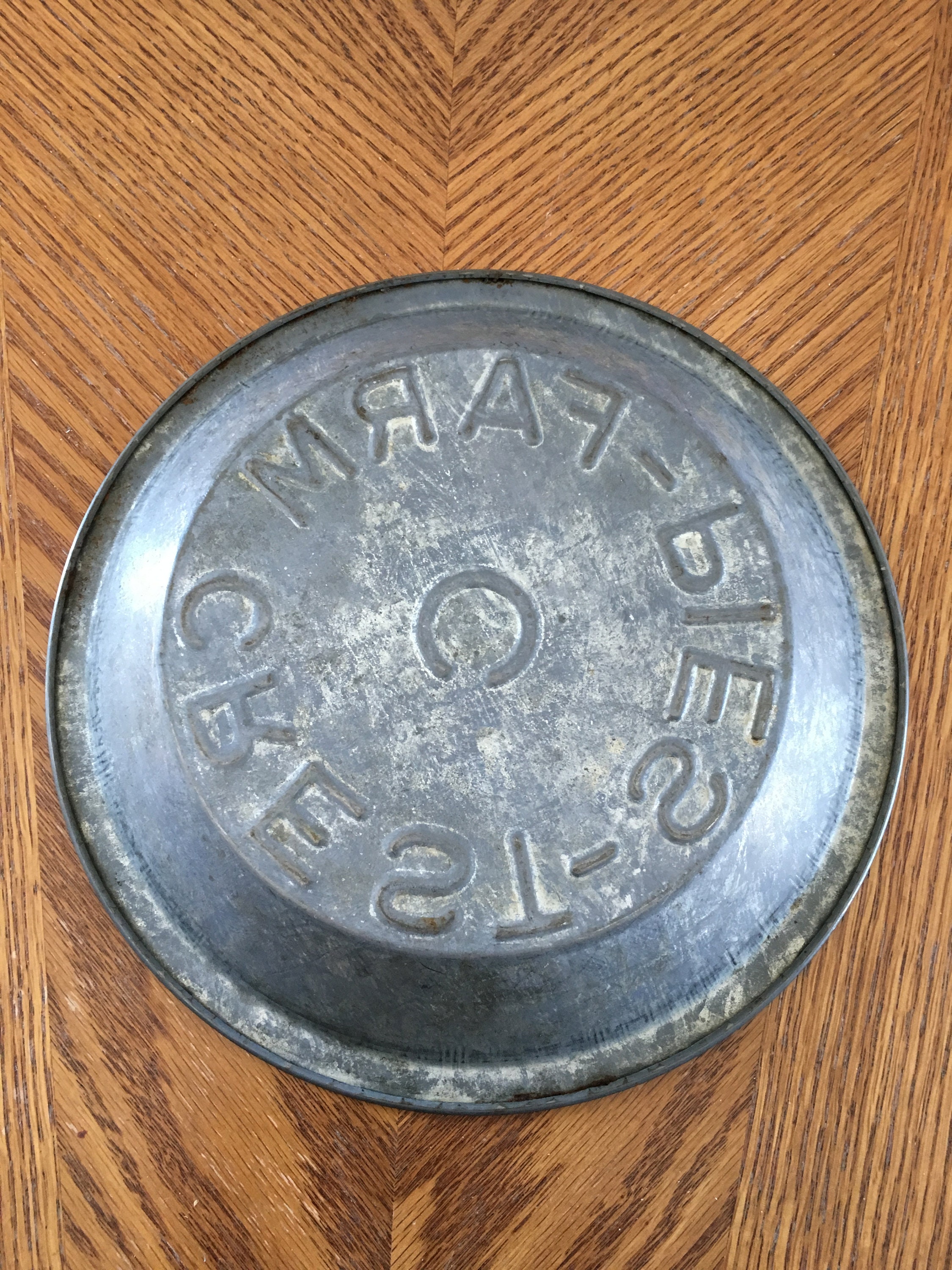 Vintage Farm Crest Pies pie tin