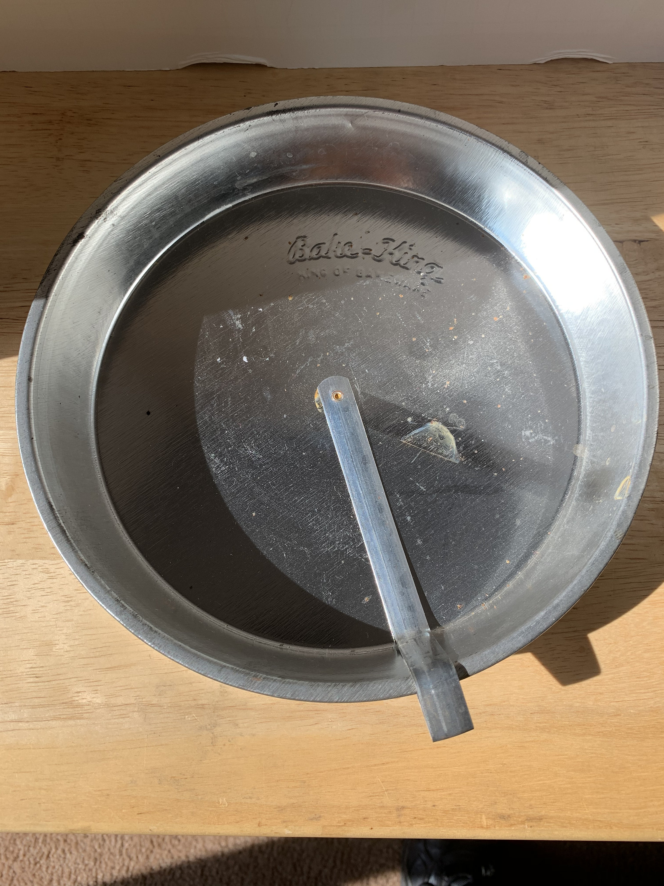 Vintage tin 8 3/8 Bake King slider cake pan