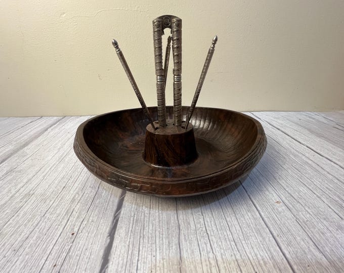 Vintage 6-piece composite nut bowl by Quacken Bush