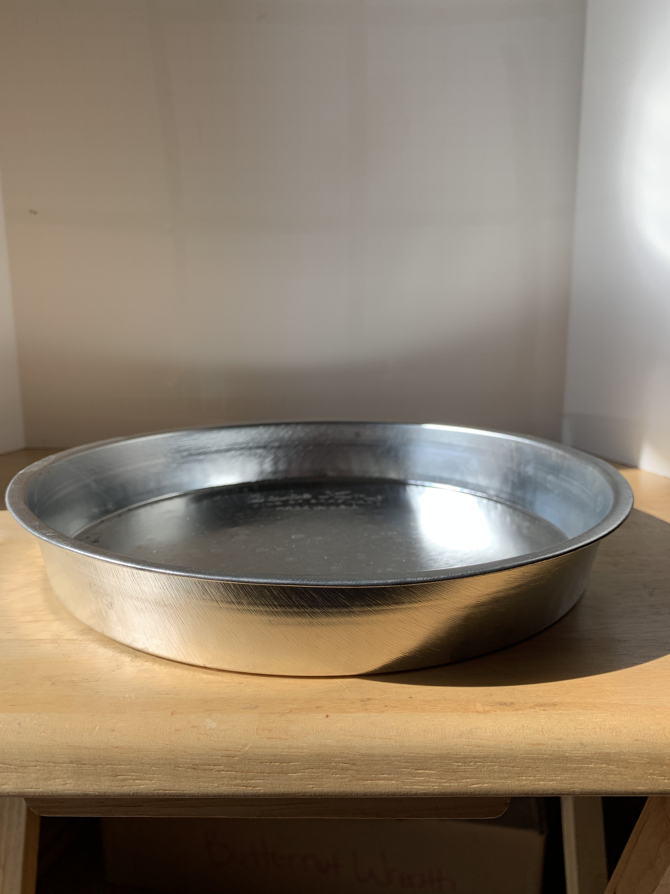 Vintage tin 9 Bake King cake pan