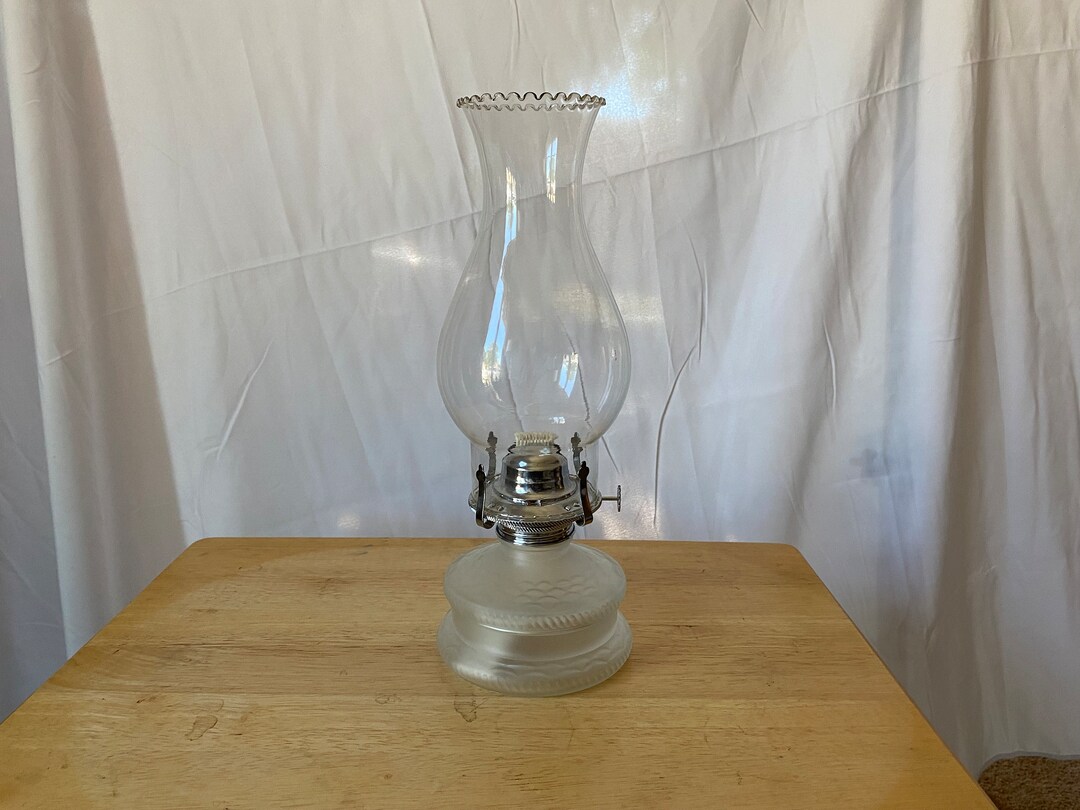 Frosted Oil Lamp With Shell Etching With Clear Scalloped Chimney and
