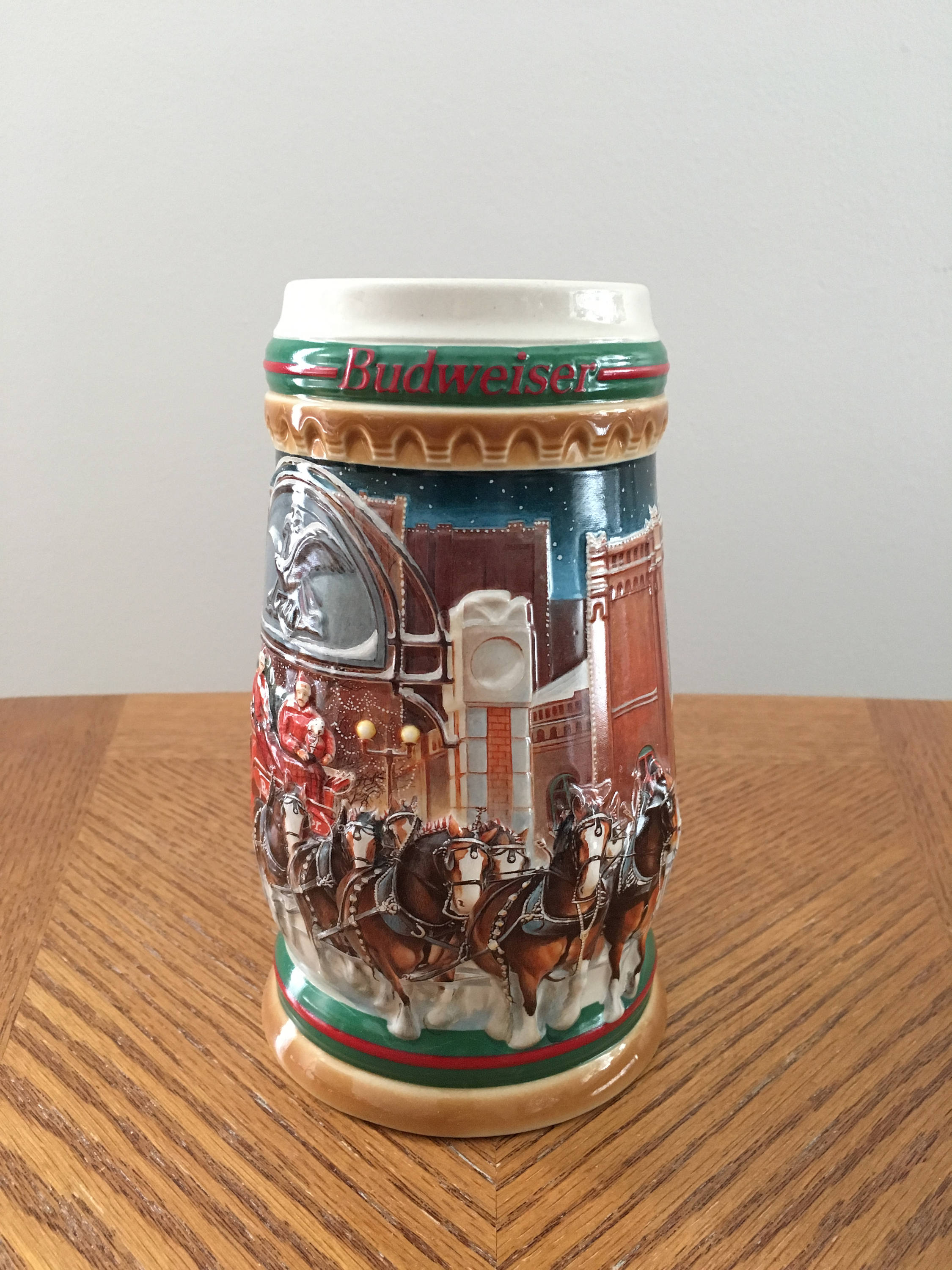 Vintage 1997 Budweiser Holiday series CS 313 Home for the holidays beer