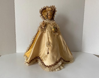1949 Paladini Statuary Co. 13 3/4" Tall Infant Jesus of Prague Chalkware Figurine with Gold Vestments