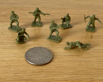 1" British Commandos 7 piece plastic figurine set